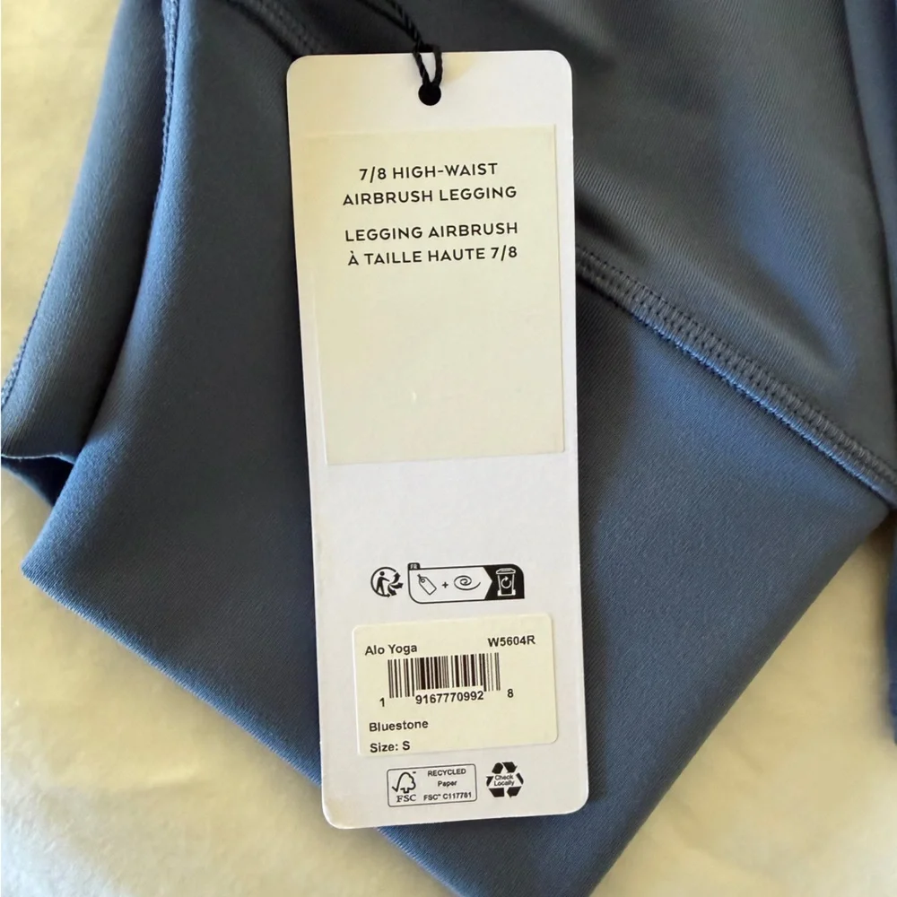 BNWT ALO 7/8 leggings